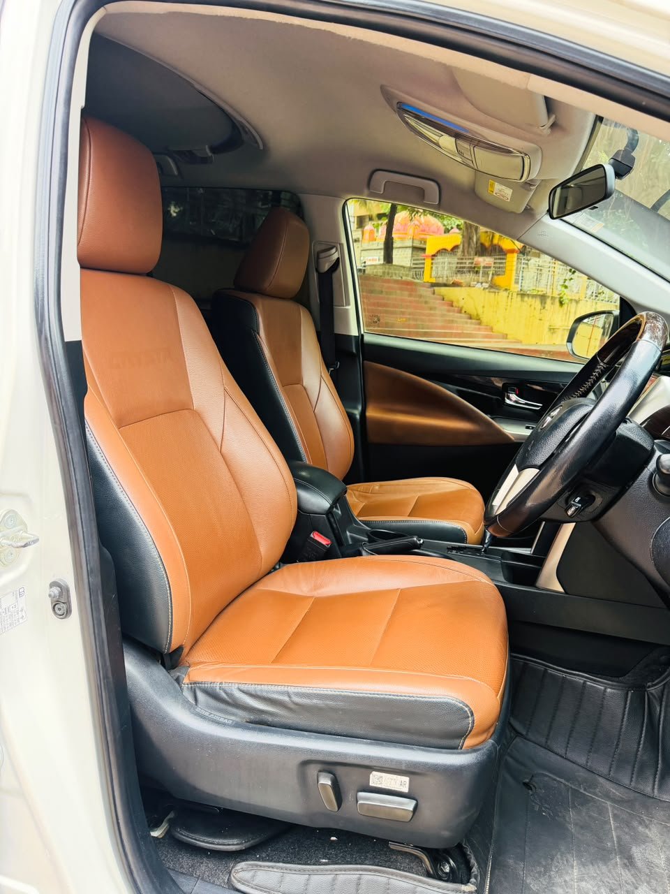 Innova Crysta 2.4 Z